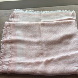 EUC Burberry TB monogram Pink and Cream Scarf